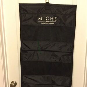Miche storage shell hanger